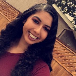 Meet your Posher, Esmeralda